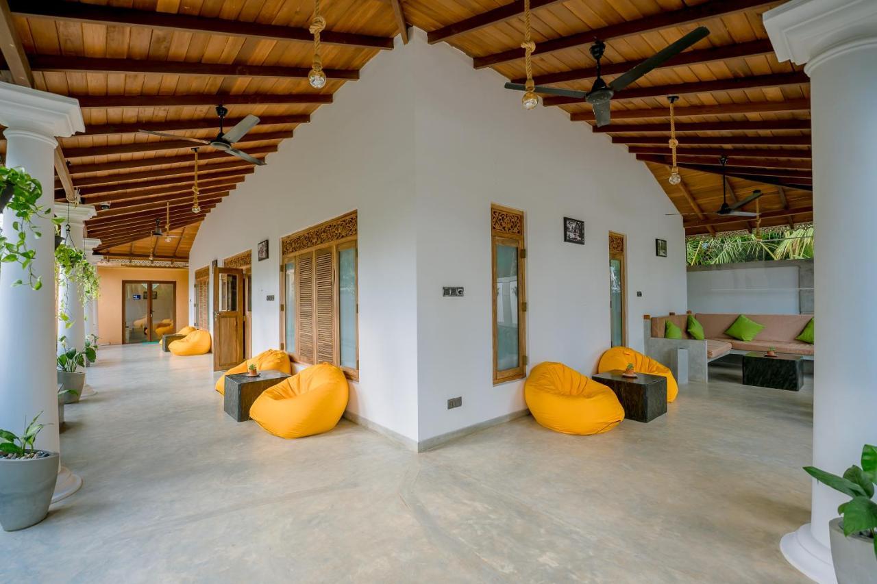 Sixth Sense Hostel Unawatuna Exteriör bild
