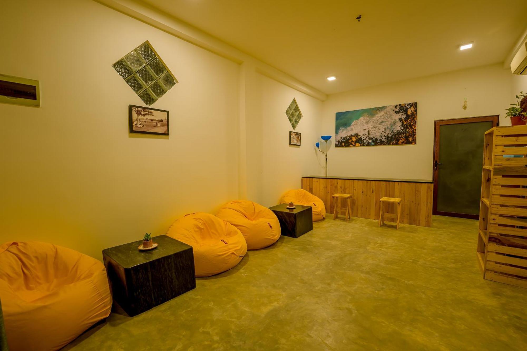 Sixth Sense Hostel Unawatuna Exteriör bild